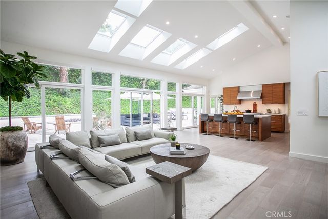 11 Greenbriar, Newport Beach, CA 92660