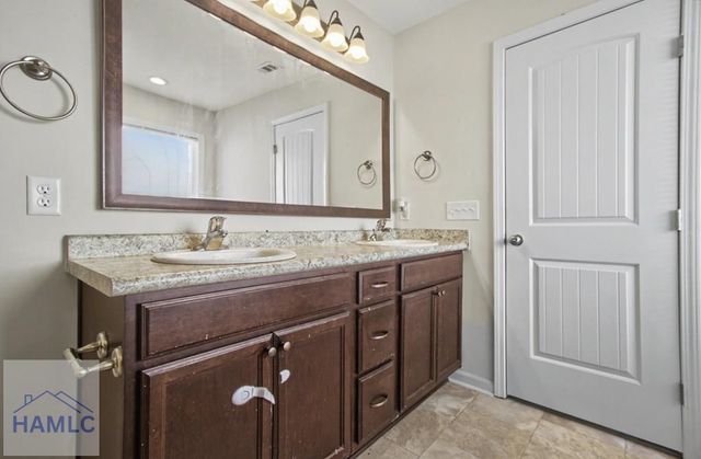 121 Battalion Lane, Hinesville, GA 31313