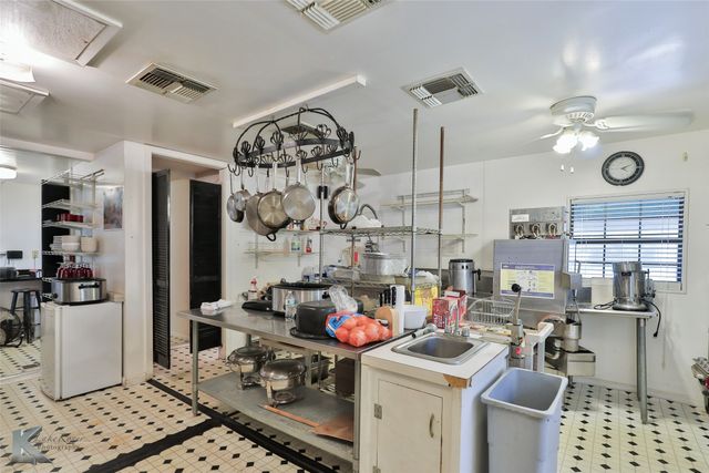 402 North Street A, Buffalo Gap, TX 79508
