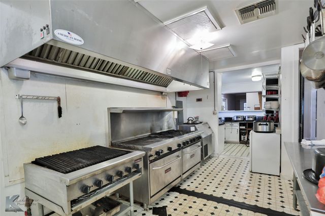 402 North Street A, Buffalo Gap, TX 79508