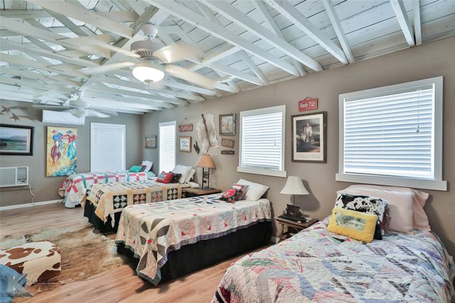 402 North Street A, Buffalo Gap, TX 79508