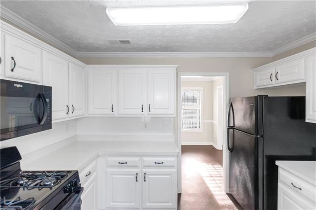 112 Wyckliffe Drive, Locust Grove, GA 30248