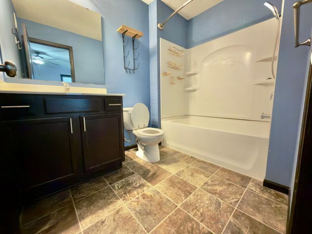 10695 51st Street NE, Albertville, MN 55301