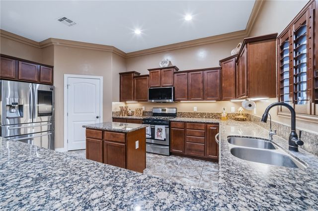 1102 Bella Luna Drive, Bullhead City, AZ 86429