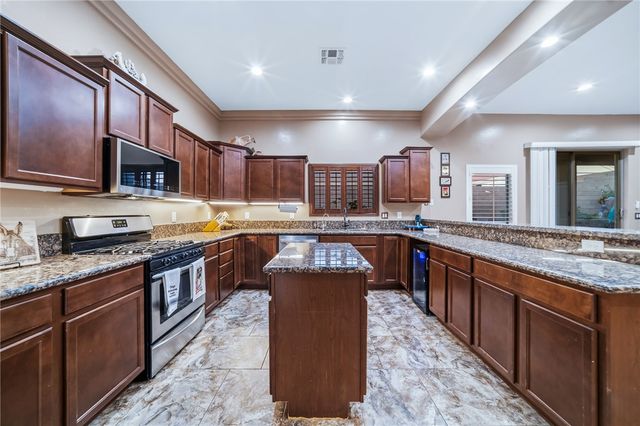 1102 Bella Luna Drive, Bullhead City, AZ 86429