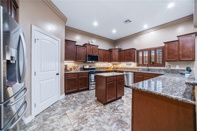 1102 Bella Luna Drive, Bullhead City, AZ 86429