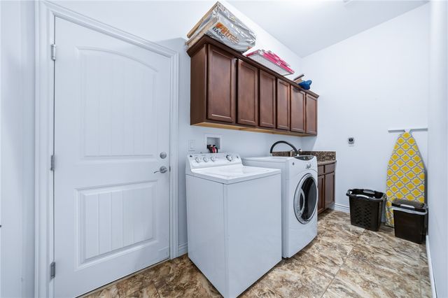 1102 Bella Luna Drive, Bullhead City, AZ 86429