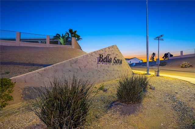 1102 Bella Luna Drive, Bullhead City, AZ 86429