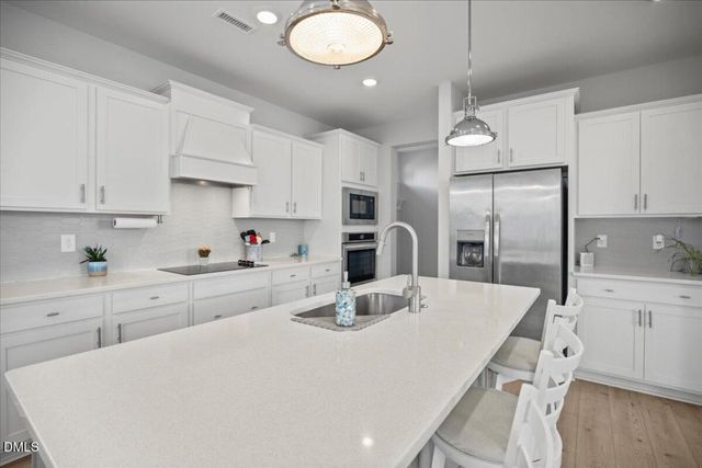 90 Rigsby Avenue, Four Oaks, NC 27524