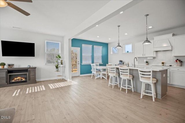 90 Rigsby Avenue, Four Oaks, NC 27524