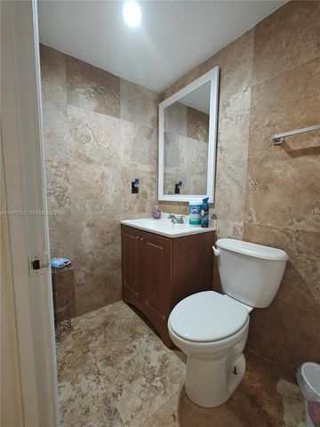 999 Brickell Bay Dr 303, Miami, FL 33131