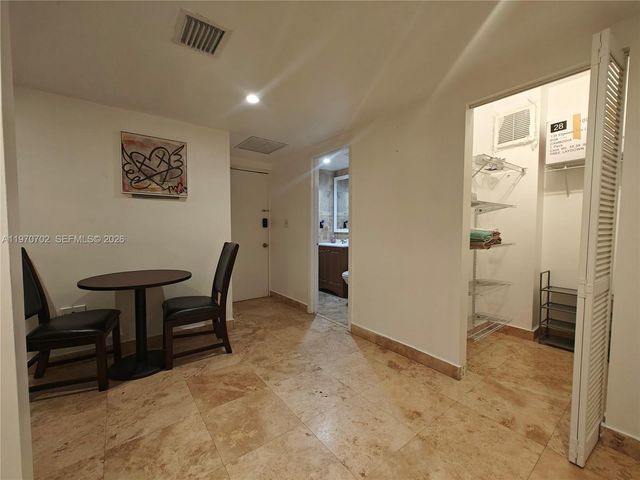 999 Brickell Bay Dr 303, Miami, FL 33131