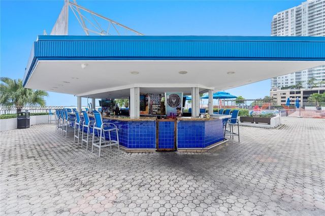 999 Brickell Bay Dr 303, Miami, FL 33131