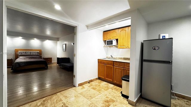 999 Brickell Bay Dr 303, Miami, FL 33131