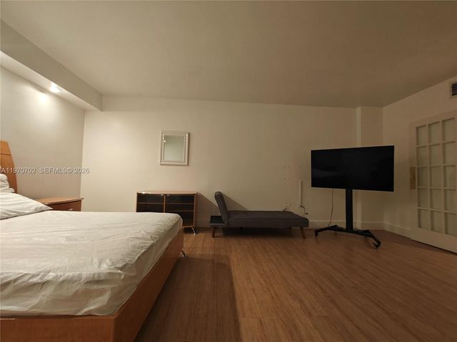 999 Brickell Bay Dr 303, Miami, FL 33131