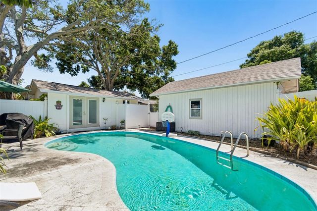 4601 16TH AVENUE N, St Petersburg, FL 33713