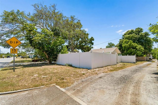 4601 16TH AVENUE N, St Petersburg, FL 33713