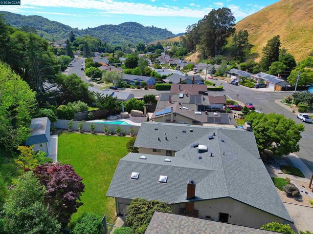 2810 Wright Ave, Pinole, CA 94564