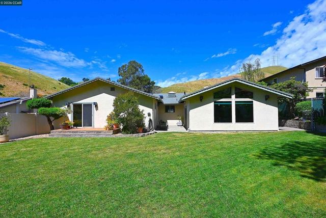 2810 Wright Ave, Pinole, CA 94564