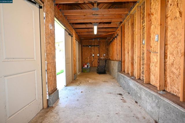 2810 Wright Ave, Pinole, CA 94564