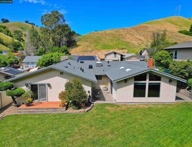 2810 Wright Ave, Pinole, CA 94564