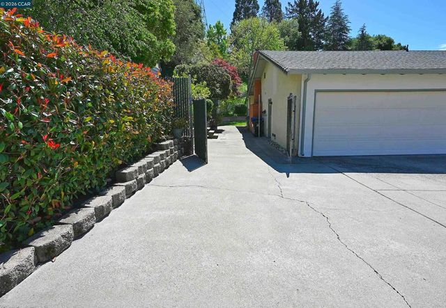 2810 Wright Ave, Pinole, CA 94564