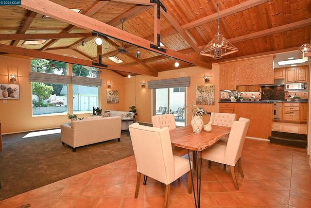 2810 Wright Ave, Pinole, CA 94564