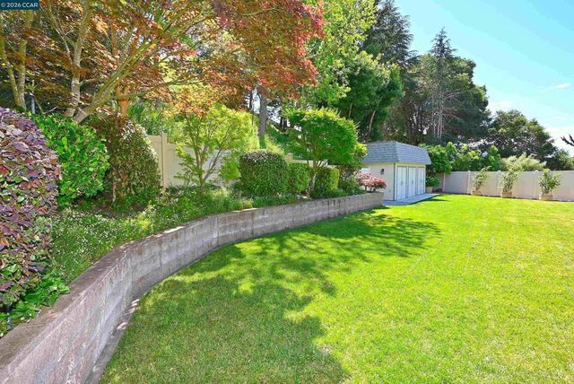 2810 Wright Ave, Pinole, CA 94564