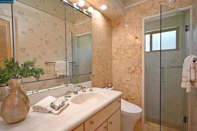 2810 Wright Ave, Pinole, CA 94564