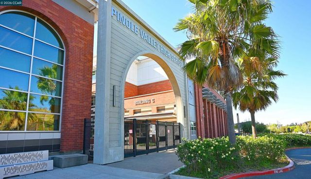 2810 Wright Ave, Pinole, CA 94564