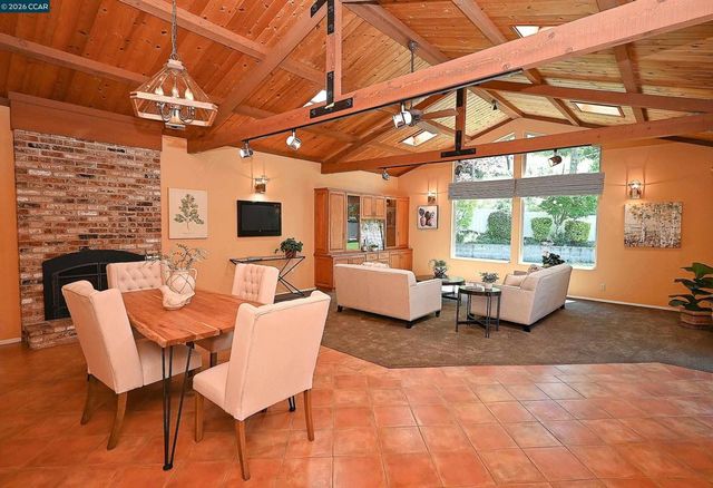 2810 Wright Ave, Pinole, CA 94564