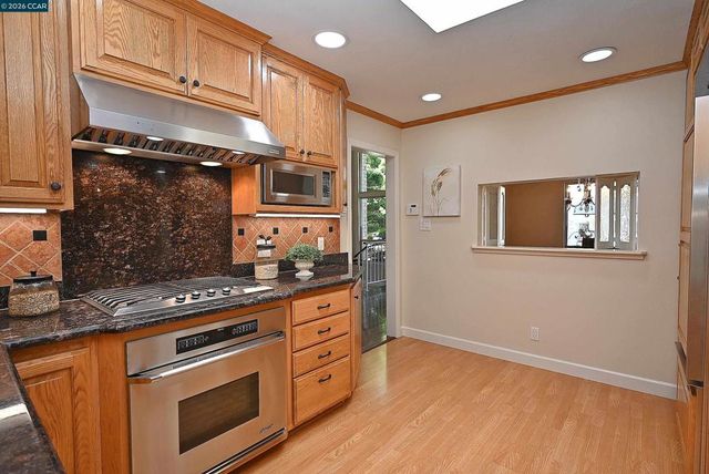 2810 Wright Ave, Pinole, CA 94564