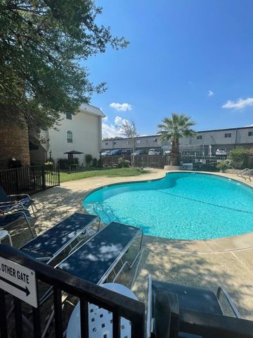 910 Duncan LN 44, Austin, TX 78705