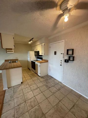 910 Duncan LN 44, Austin, TX 78705