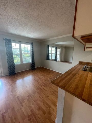 910 Duncan LN 44, Austin, TX 78705