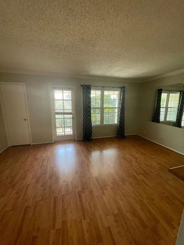 910 Duncan LN 44, Austin, TX 78705