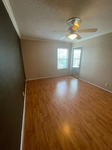 910 Duncan LN 44, Austin, TX 78705