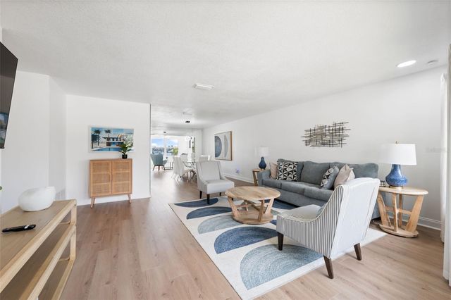 900 79TH STREET S, St Petersburg, FL 33707
