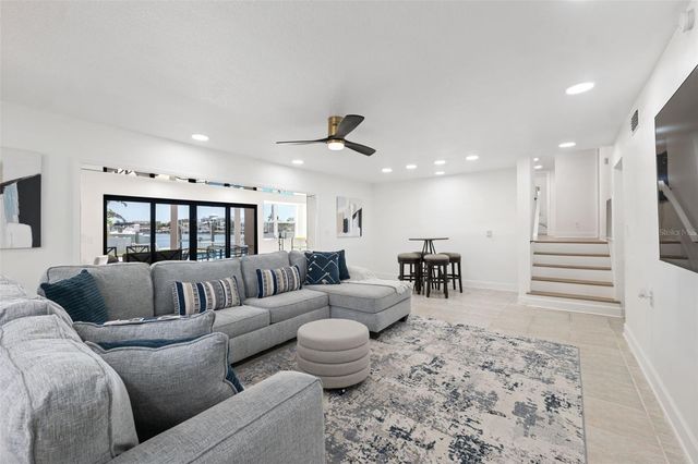 900 79TH STREET S, St Petersburg, FL 33707