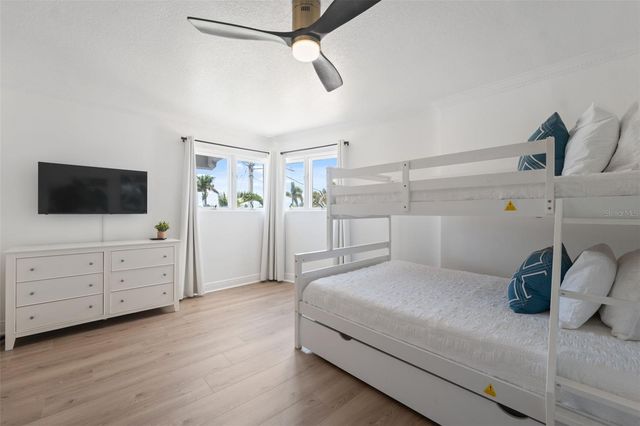 900 79TH STREET S, St Petersburg, FL 33707