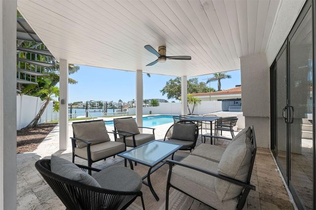 900 79TH STREET S, St Petersburg, FL 33707