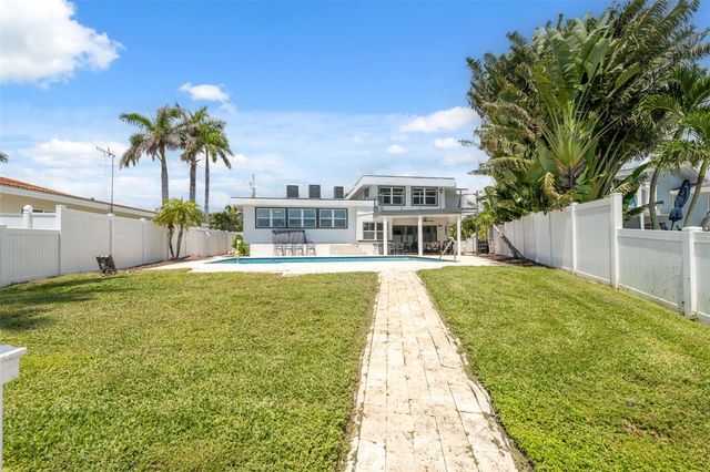 900 79TH STREET S, St Petersburg, FL 33707
