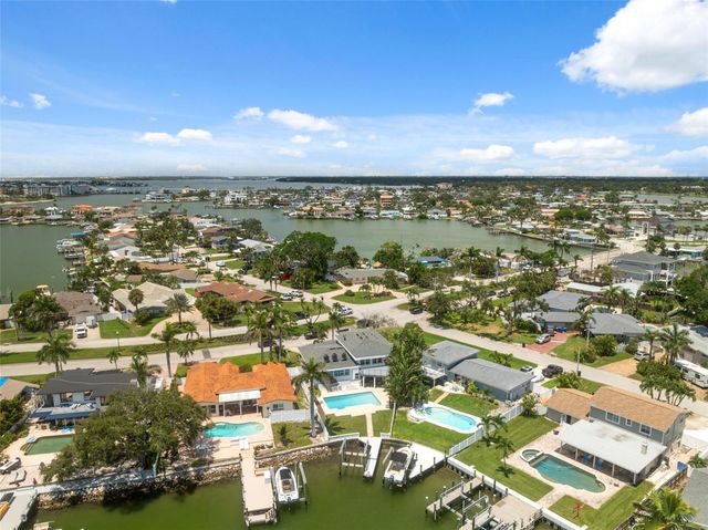900 79TH STREET S, St Petersburg, FL 33707