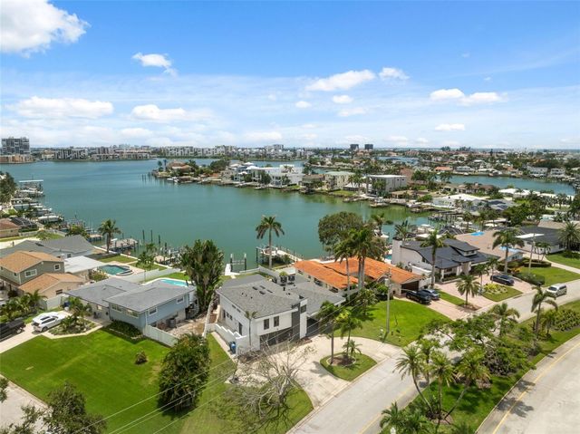 900 79TH STREET S, St Petersburg, FL 33707