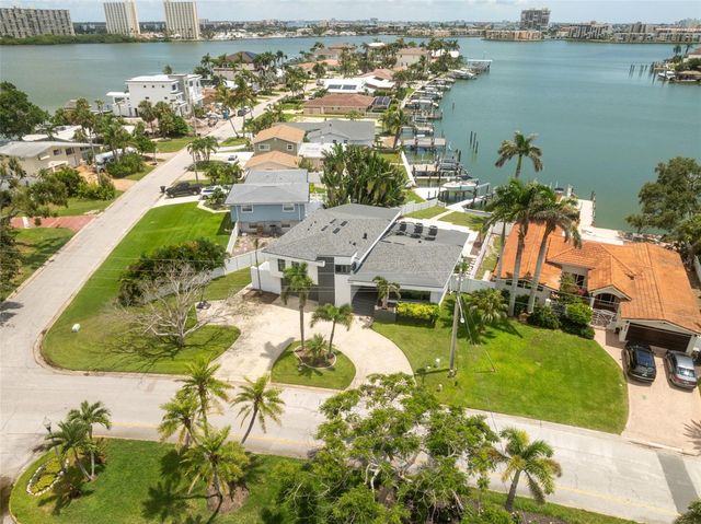 900 79TH STREET S, St Petersburg, FL 33707