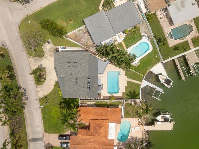 900 79TH STREET S, St Petersburg, FL 33707