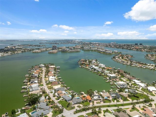 900 79TH STREET S, St Petersburg, FL 33707