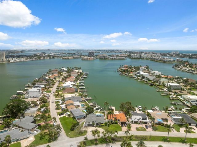 900 79TH STREET S, St Petersburg, FL 33707
