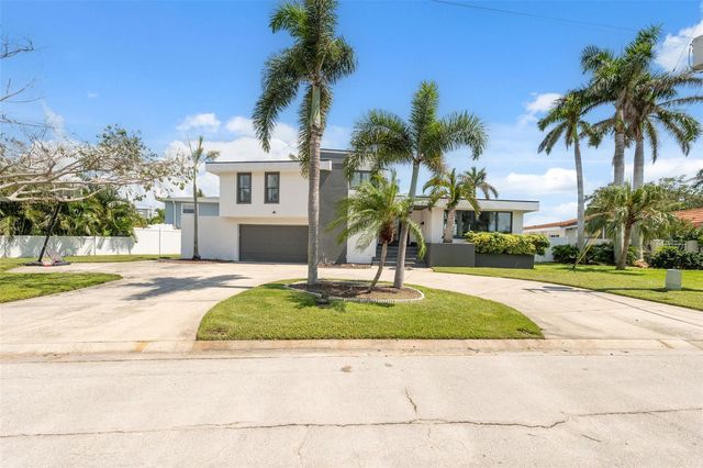 900 79TH STREET S, St Petersburg, FL 33707