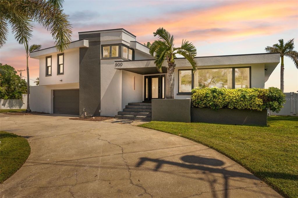 900 79TH STREET S, St Petersburg, FL 33707